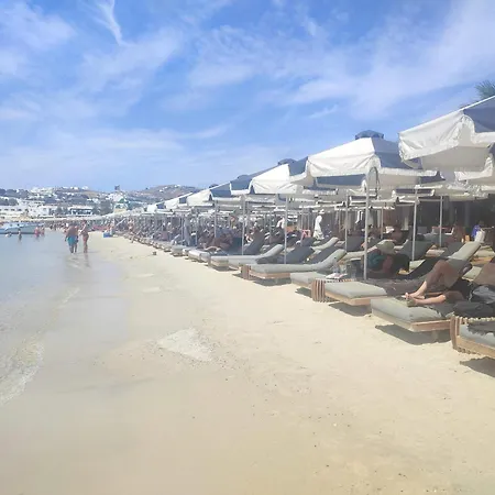 Beachside 2 Bd Stylish Apt W Private Patio