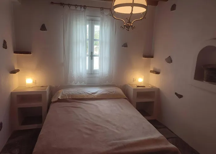 Beachside 2 Bd Stylish Apt W Private Patio Ornos (Mykonos)