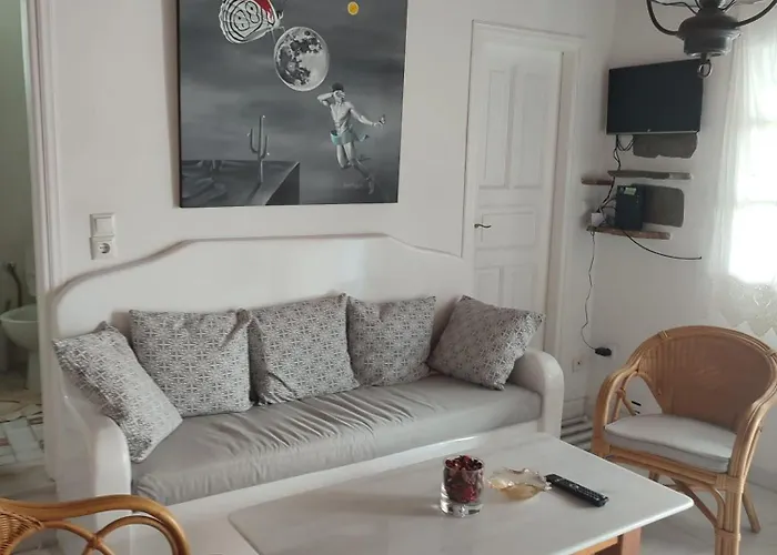 Beachside 2 Bd Stylish Apt W Private Patio Appartement Ornos (Mykonos)