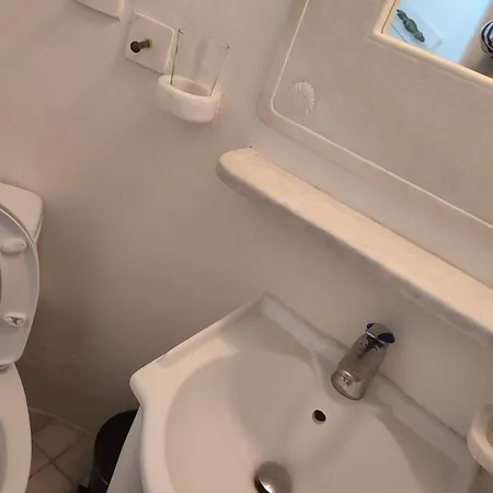 Апартаменты Beachside 2 Bd Stylish Apt W Private Patio *